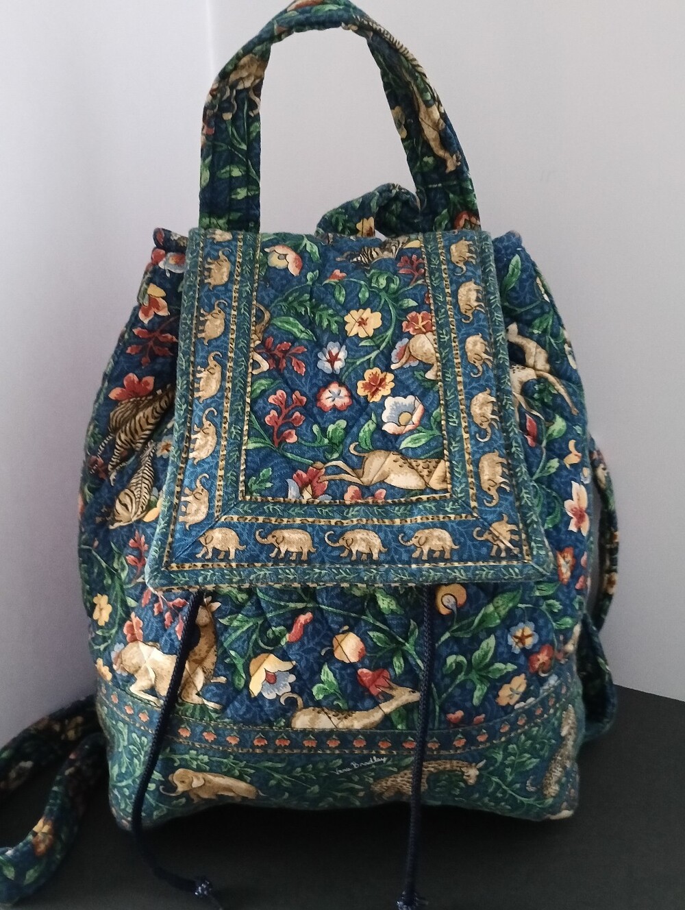 Vintage Vera Bradley quilted bag retired blue Animal Kingdom safar Backpack - Picture 3 of 9